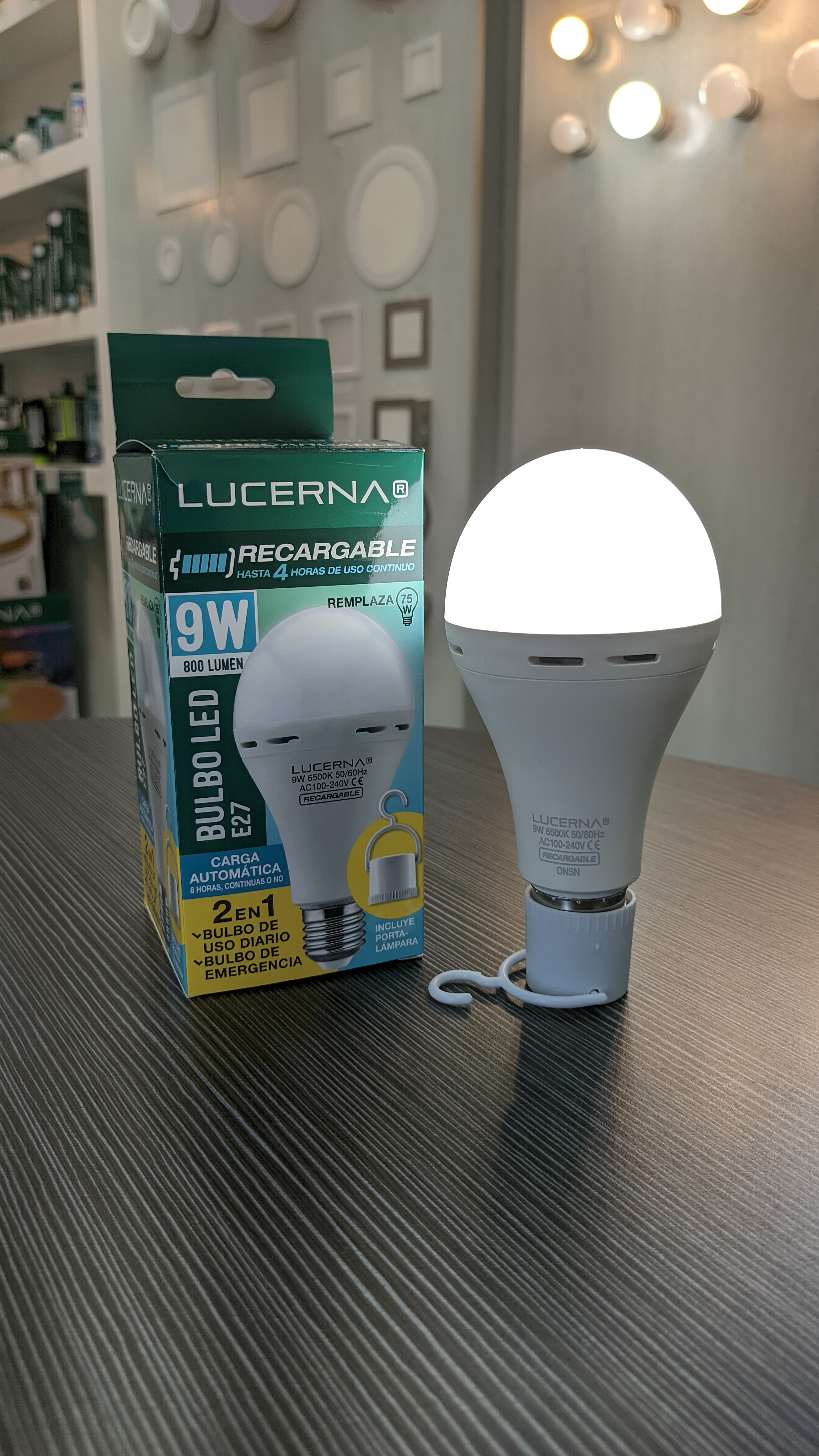 Bombillo Led Emergencia 9W-A60-E27-6K-810L-4Horas